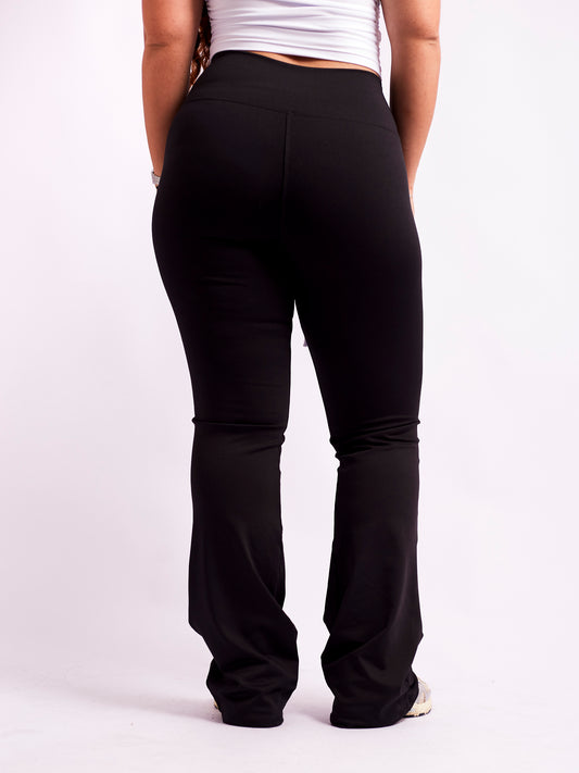 CALÇA FLARE - PRETO